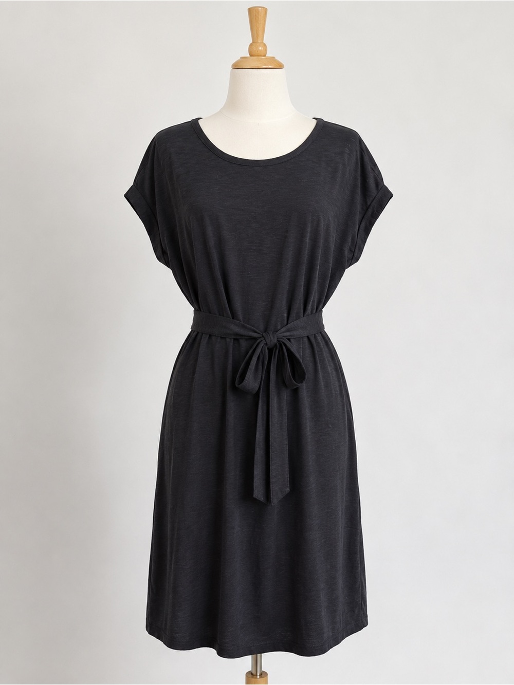 NWT GAP 100% Cotton Tie Waist Maxi Dress| Black| Size L
Minimalist Capsule